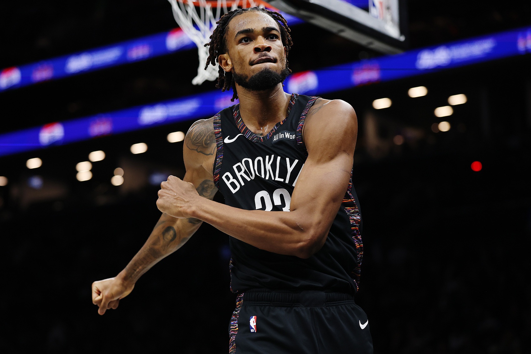 Scotto：包括步行者、勇士等队都在关注着克拉克斯顿